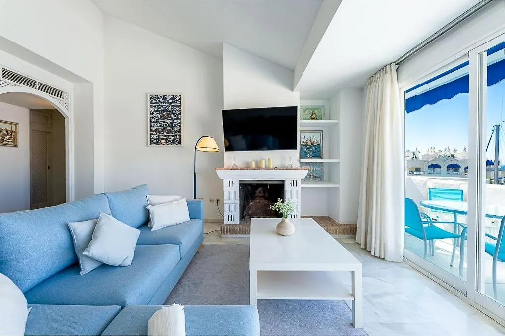 Puerto De Benalmadena Apartamento Vacacional Con Vistas Al Mar Y Yates Tres Habitaciones 2 Banos 0*,  スペイン