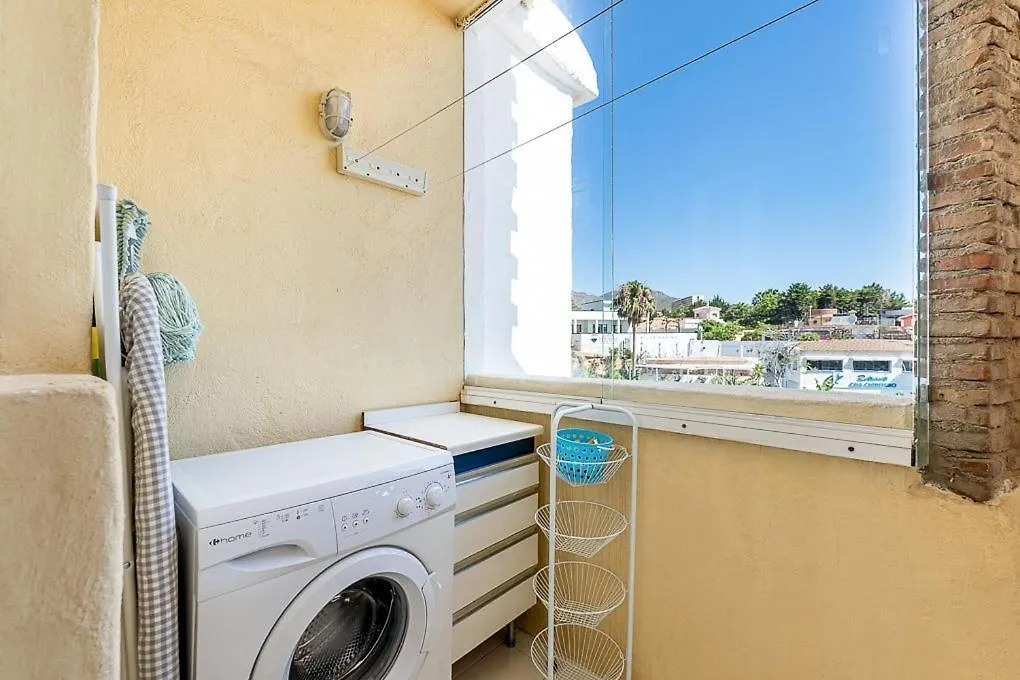 Puerto De Benalmadena Apartamento Vacacional Con Vistas Al Mar Y Yates Tres Habitaciones 2 Banos アパート